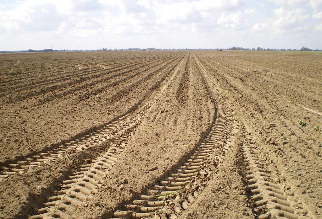 Soil Compaction Robs Yields and Profits | TractorExport.com